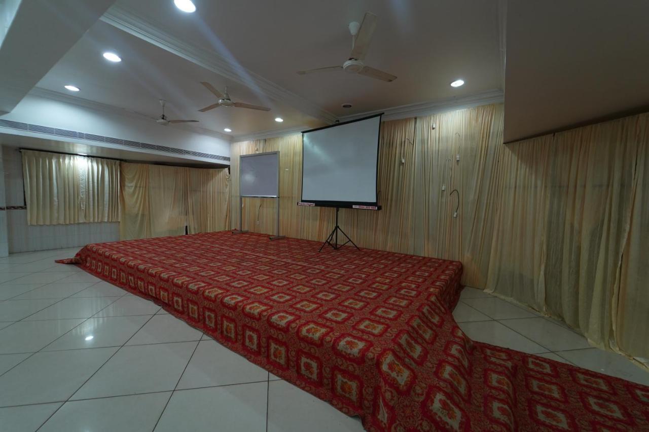 Hotel Palmyra Grand Inn Tirunelveli Ngoại thất bức ảnh